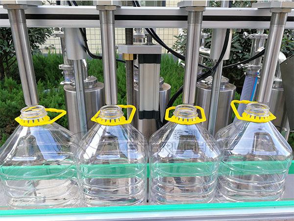 食用油自动灌装机细节展示