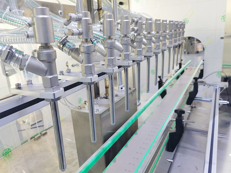 四头齿轮泵灌装机