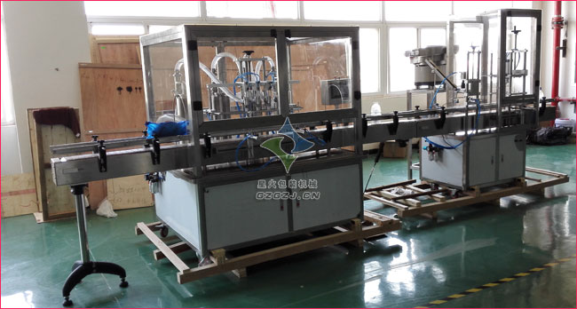 直线型四头活塞式灌装机